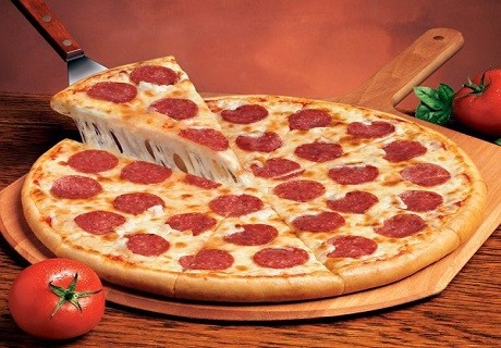 Калифорнийская пицца длиной порядка 2 километров